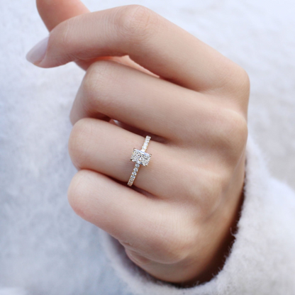Bague Moissanite Radiant Délicate