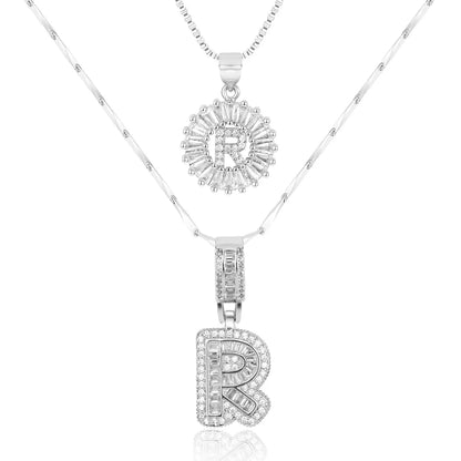 Colliers avec initiale en diamant