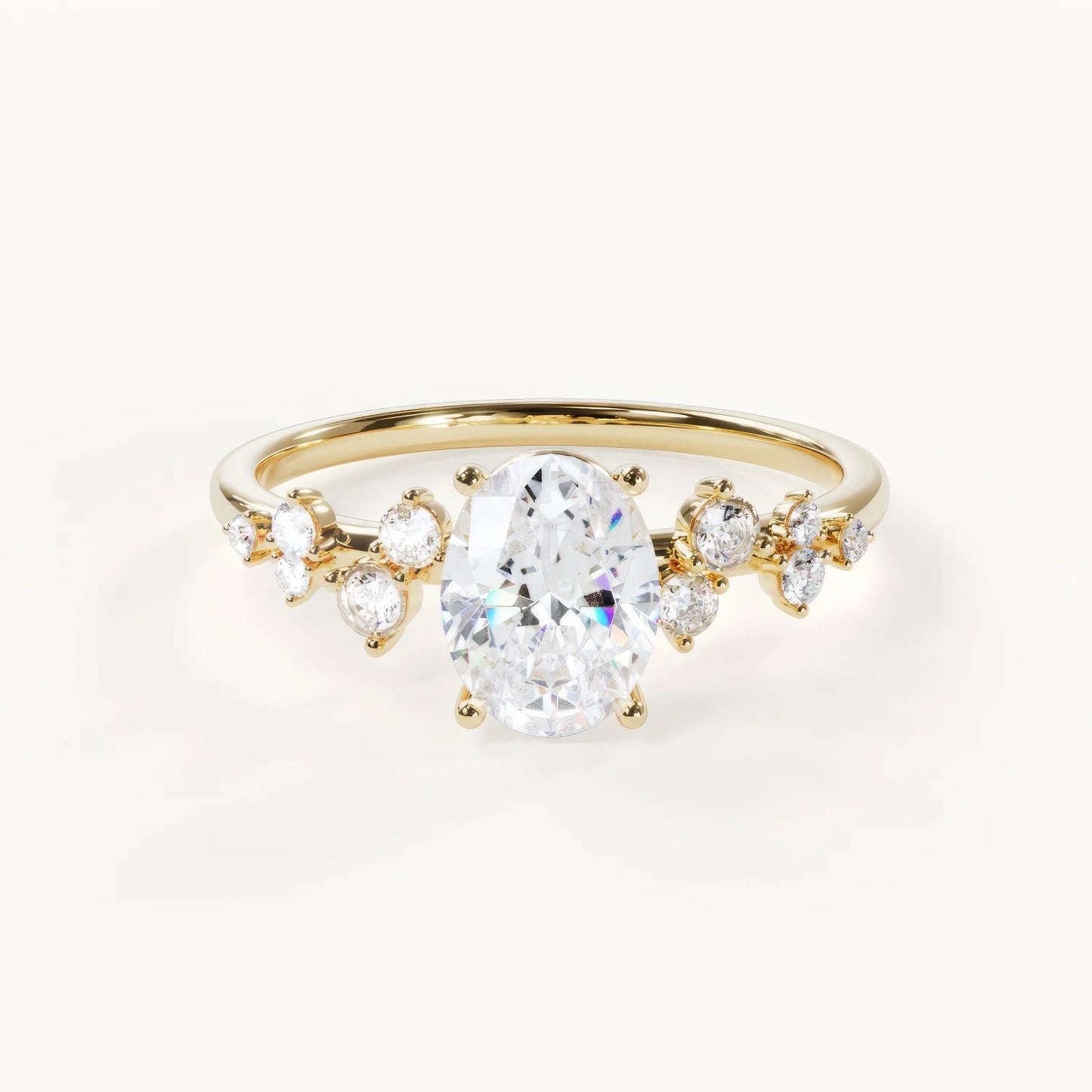 Bague ovale à motif floral ornée de pierres.