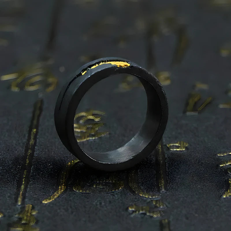 Bague Titane Noir Veine Dorée