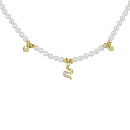 Collier de perles avec pendentif strass