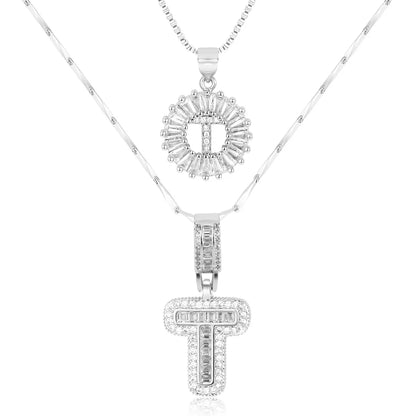 Colliers avec initiale en diamant