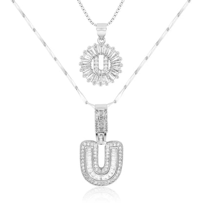 Colliers avec initiale en diamant