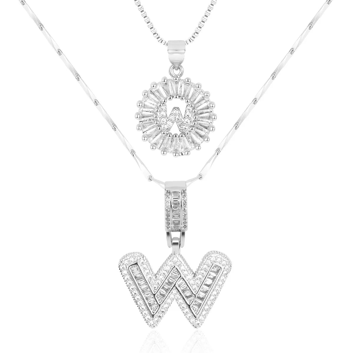 Colliers avec initiale en diamant