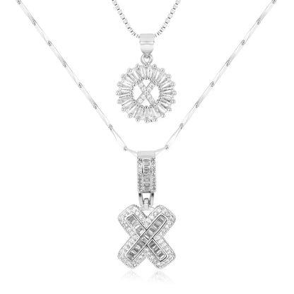 Colliers avec initiale en diamant