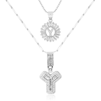 Colliers avec initiale en diamant