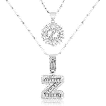 Colliers avec initiale en diamant