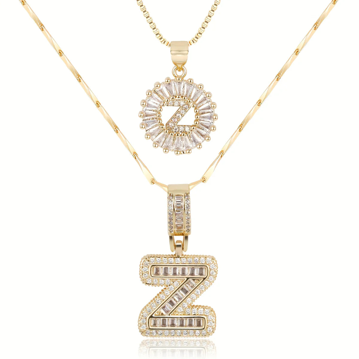 Colliers avec initiale en diamant