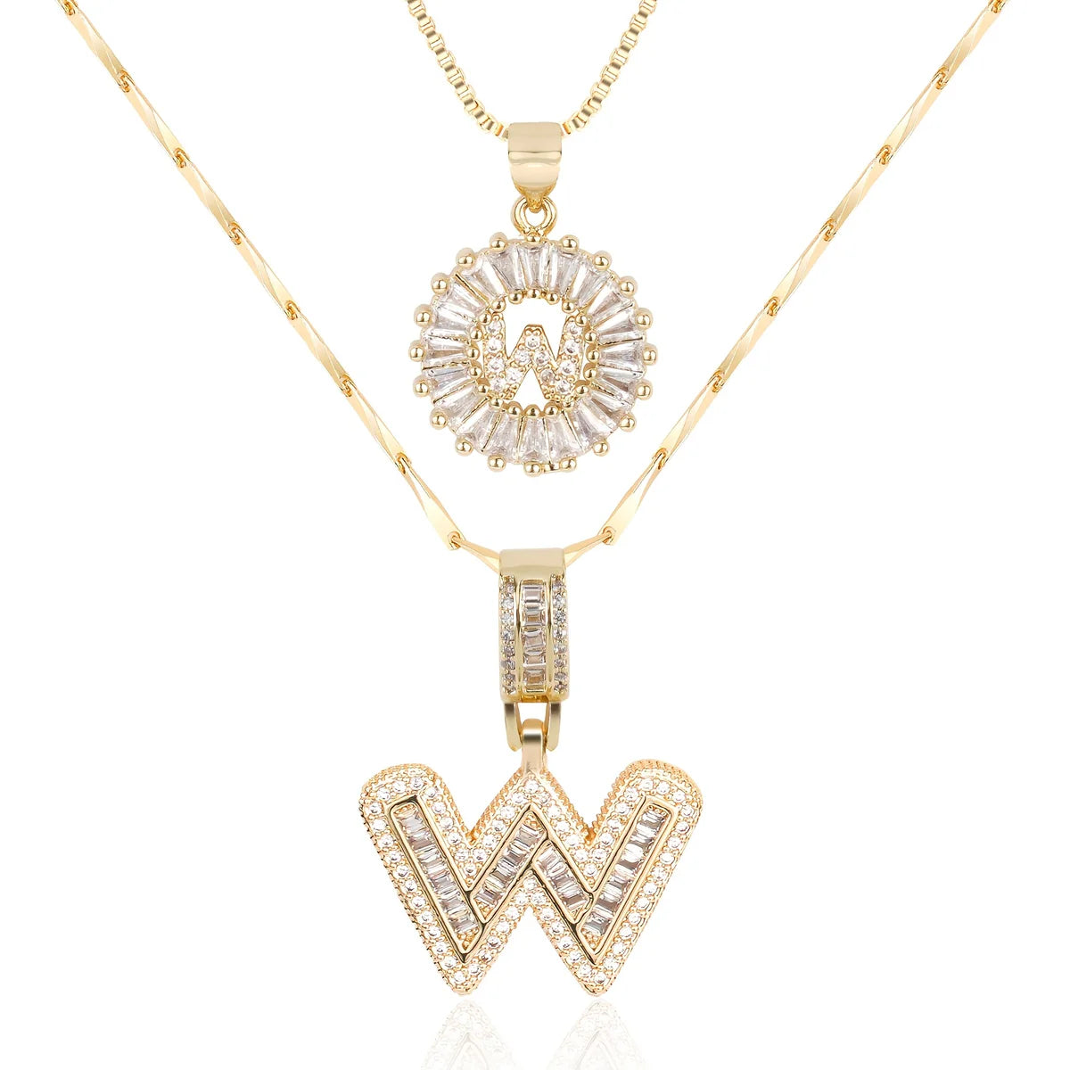 Colliers avec initiale en diamant