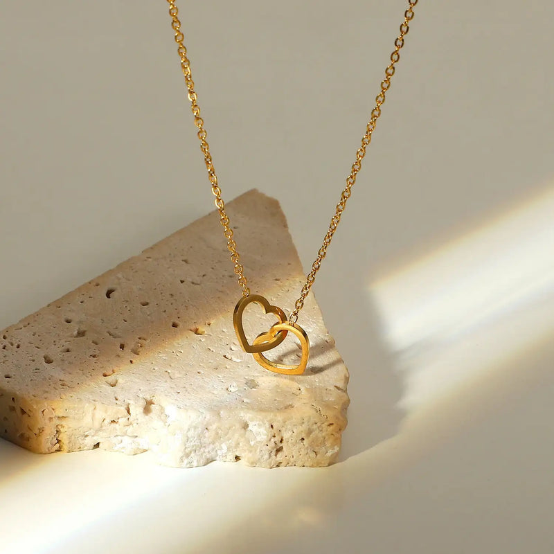 Collier Double Cœur avec Rose Éternelle