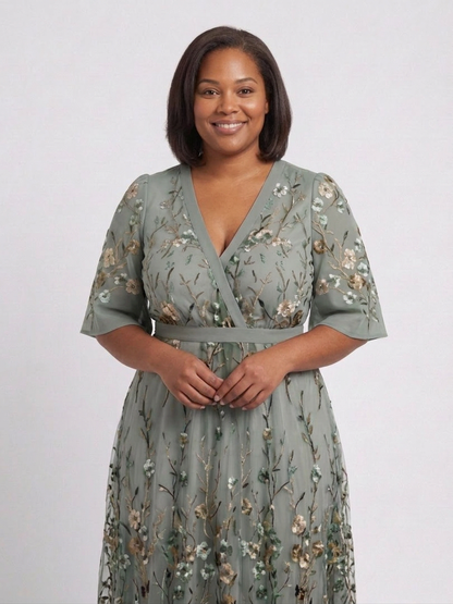 Stella & Grace™ | Robe maxi à manches courtes et décolleté en V floral