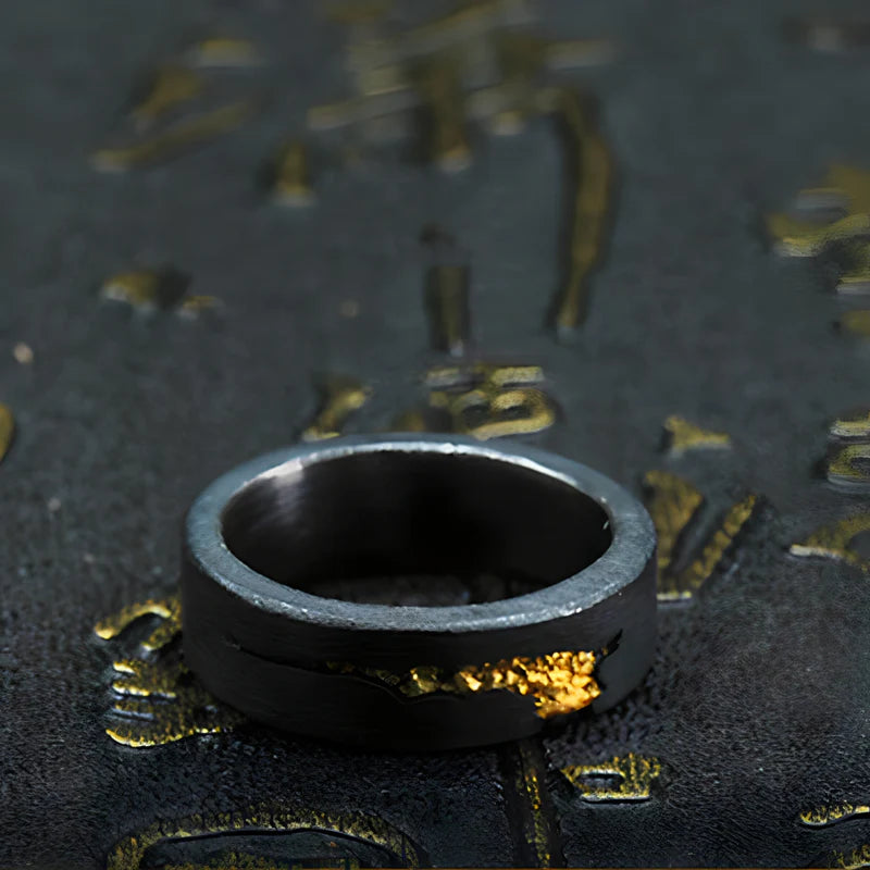 Bague Titane Noir Veine Dorée