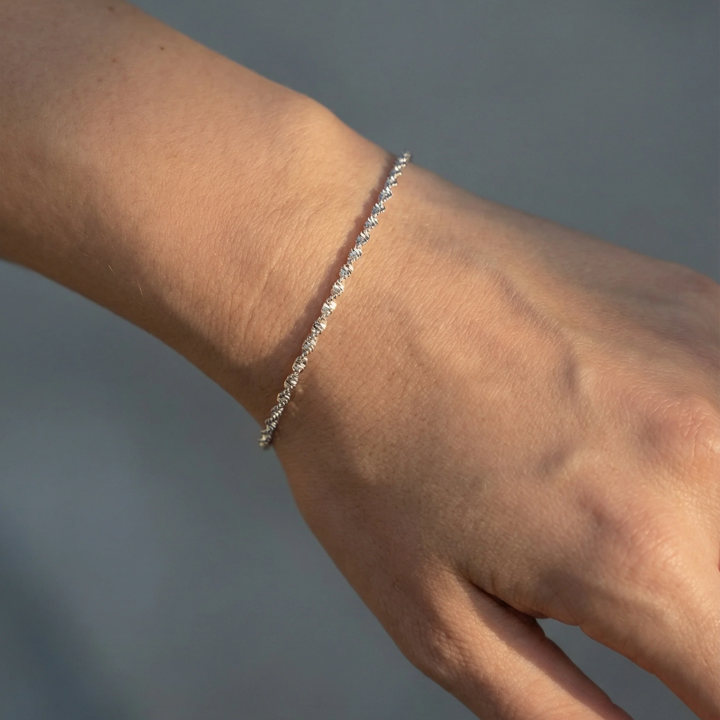 Bracelet Chaîne Fine Texturée