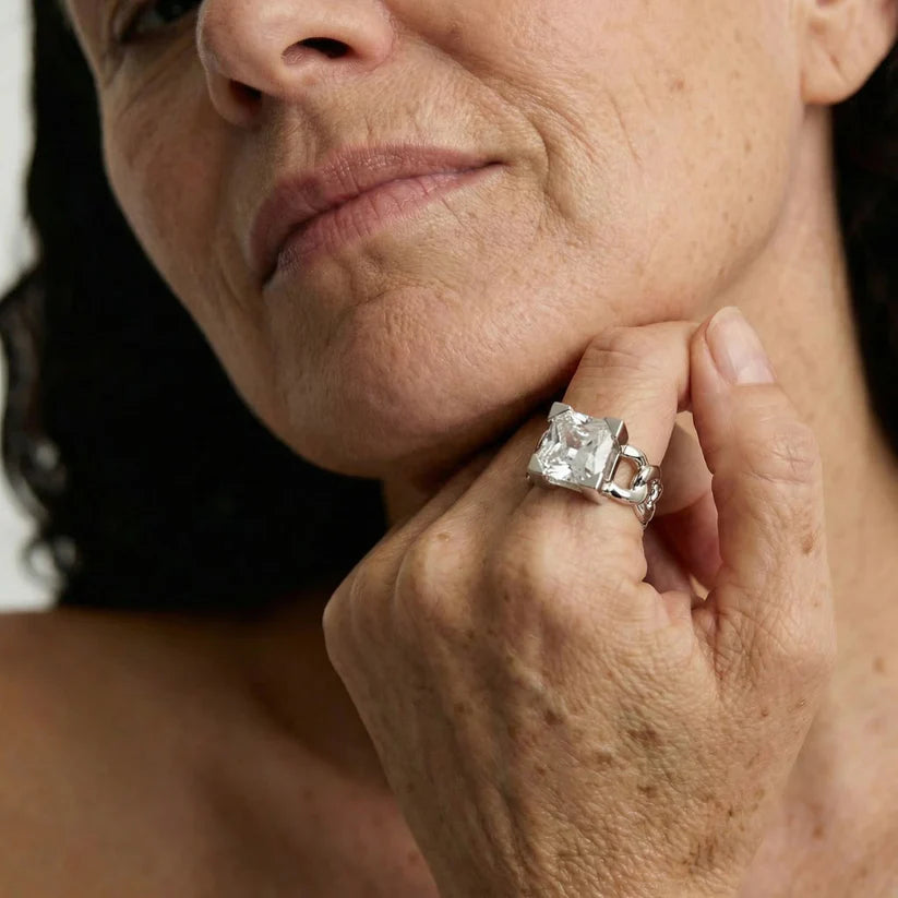 Bague Carrée Éclat Minimaliste