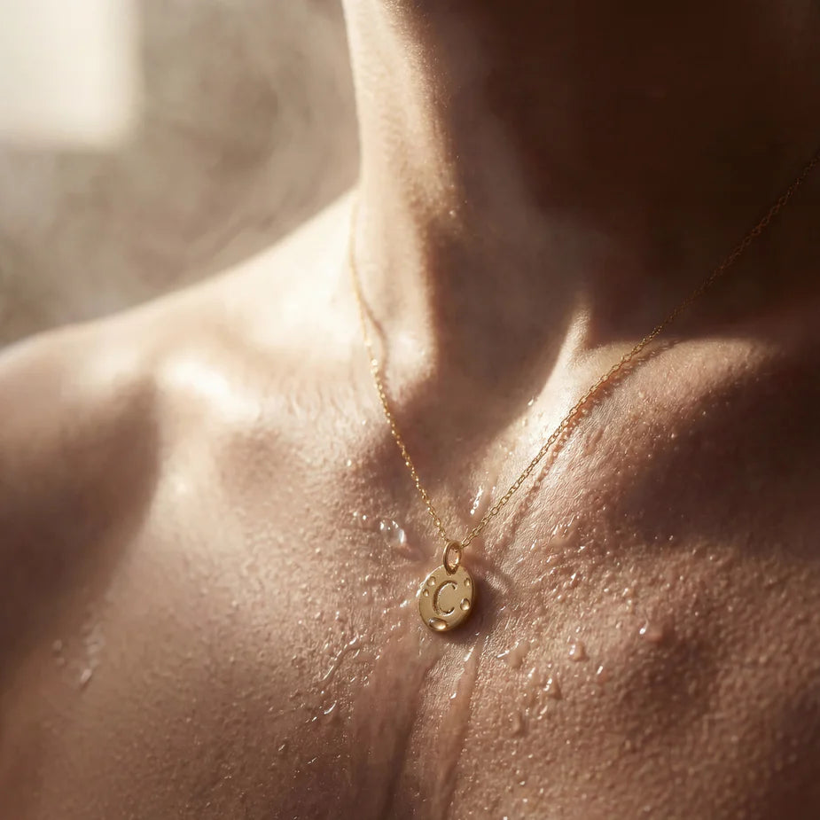 Collier médaille initiale