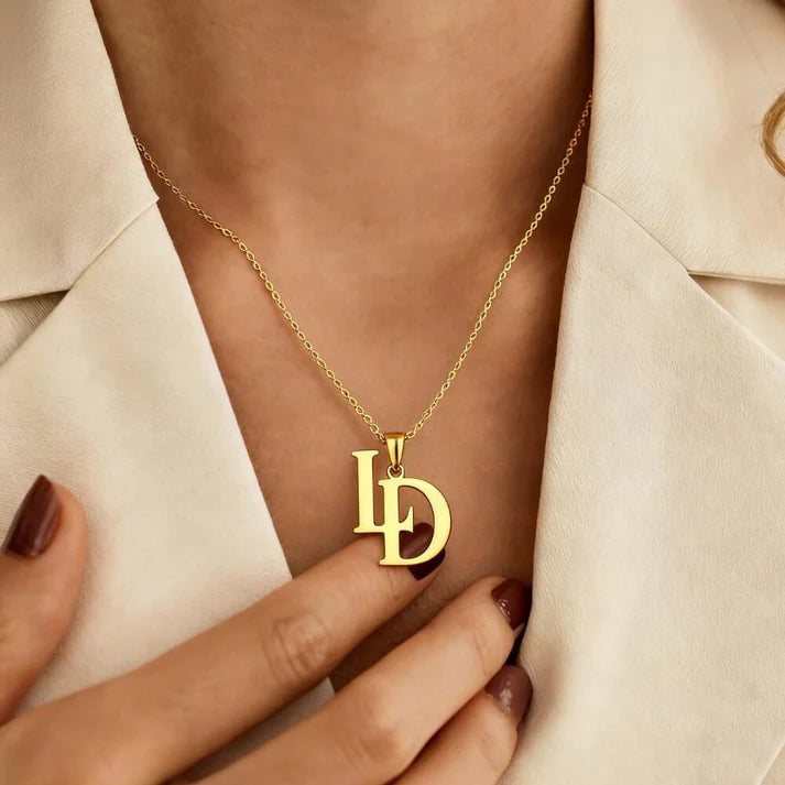 Collier Monogramme aux Initiales Entrelacées