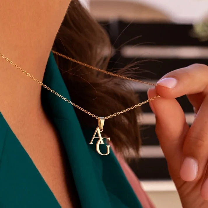 Collier Monogramme aux Initiales Entrelacées