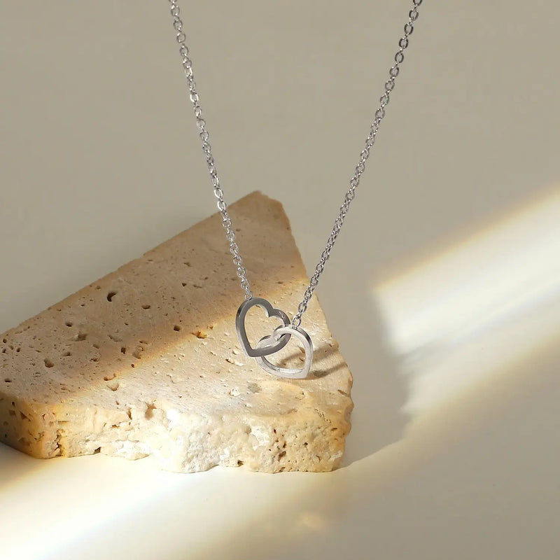 Collier Double Cœur avec Rose Éternelle